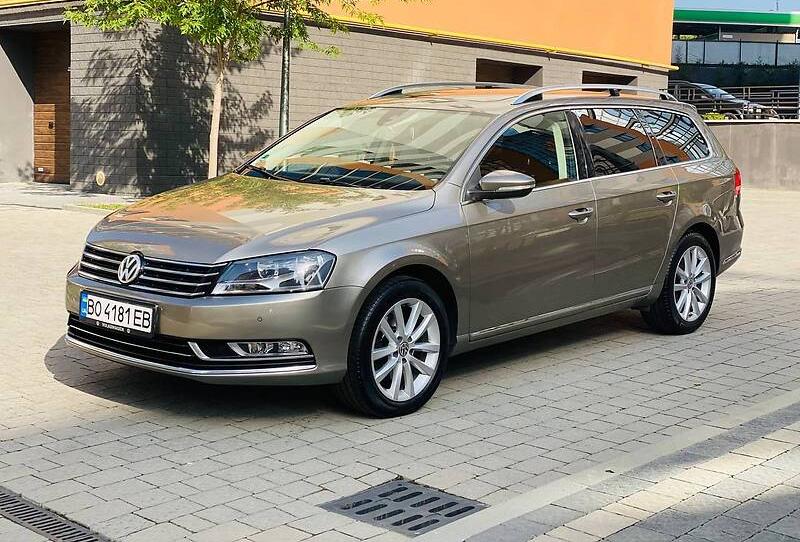 Volkswagen Passat B7 2.0 TDI  HIGHLINE 2013