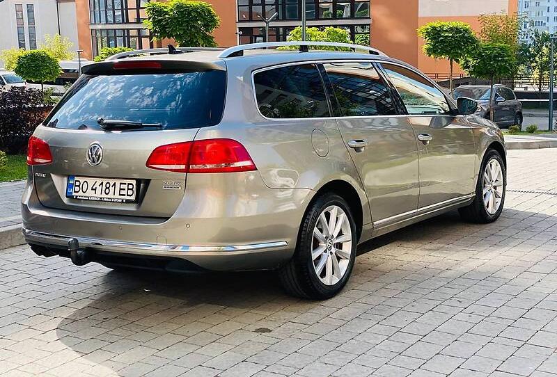 Volkswagen Passat B7 2.0 TDI  HIGHLINE 2013