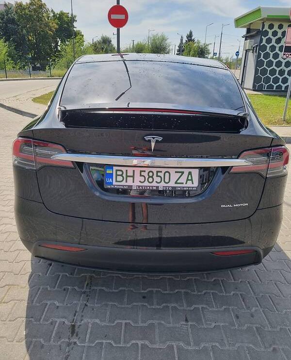 Tesla Model X 2019