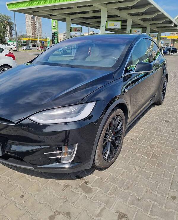 Tesla Model X 2019