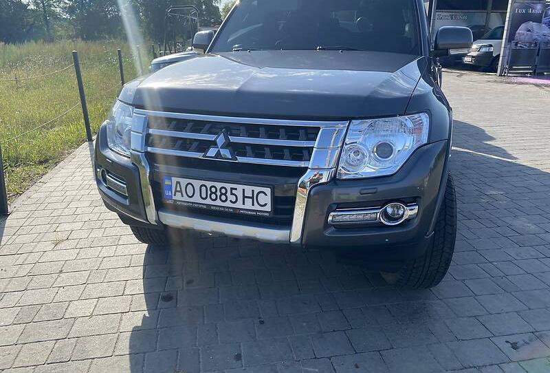 Mitsubishi Pajero Wagon 2017