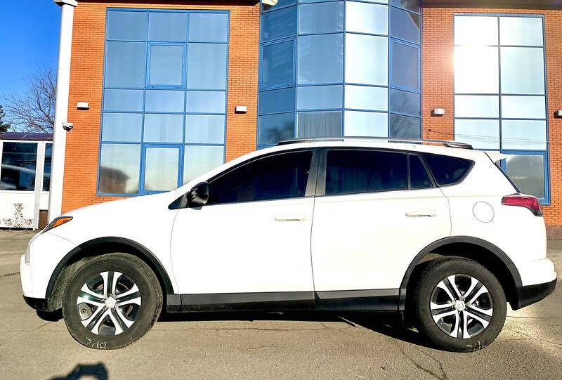 Toyota RAV4 LE 2016