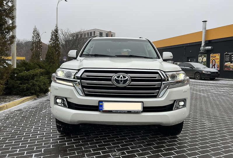 Toyota Land Cruiser 200 2020