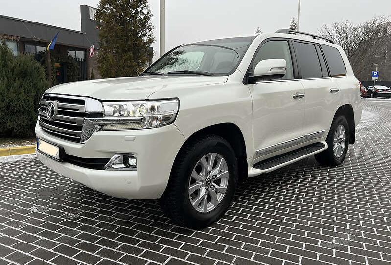 Toyota Land Cruiser 200 2020