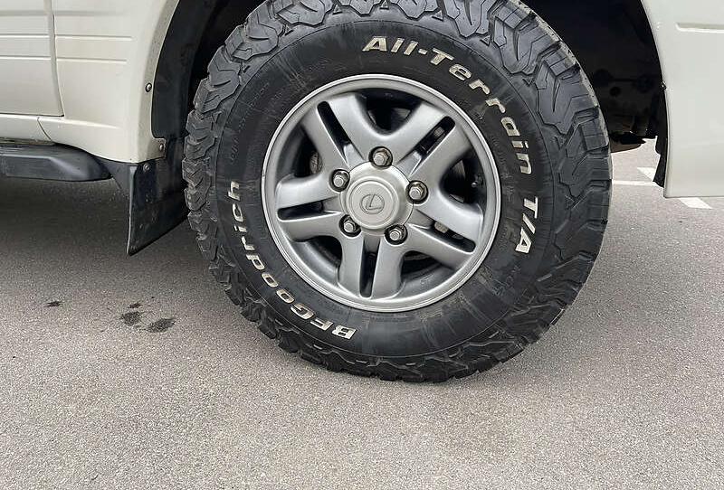 Lexus LX 2002