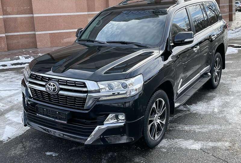 Toyota Land Cruiser 200 2020