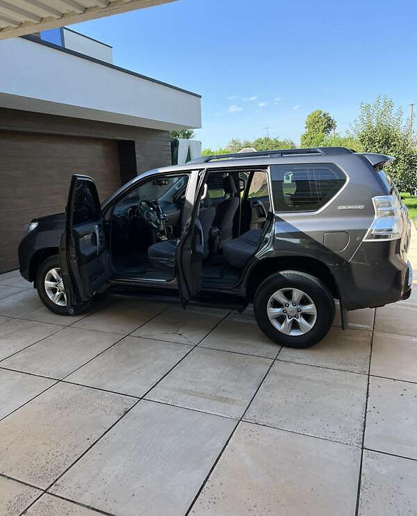 Toyota Land Cruiser Prado 150 2012