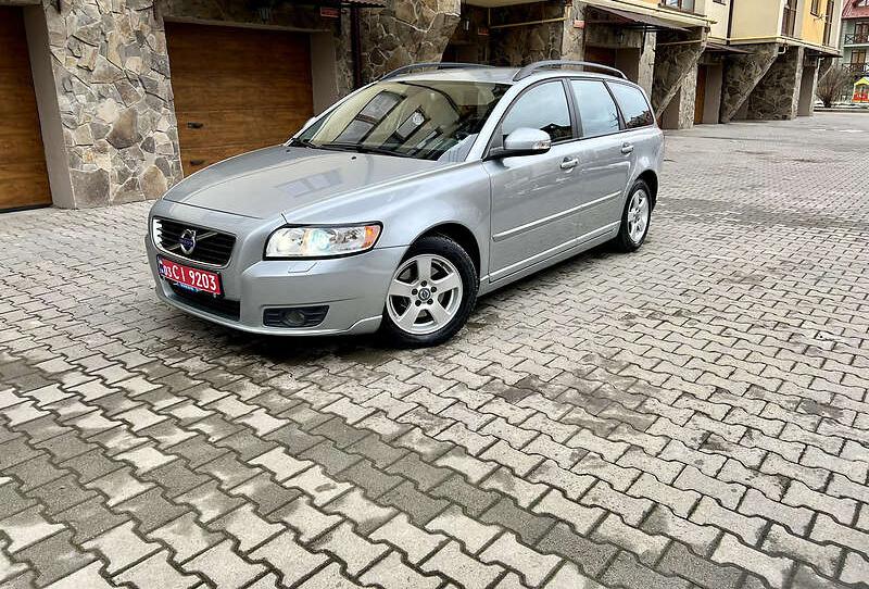 Volvo V50 D2  2011