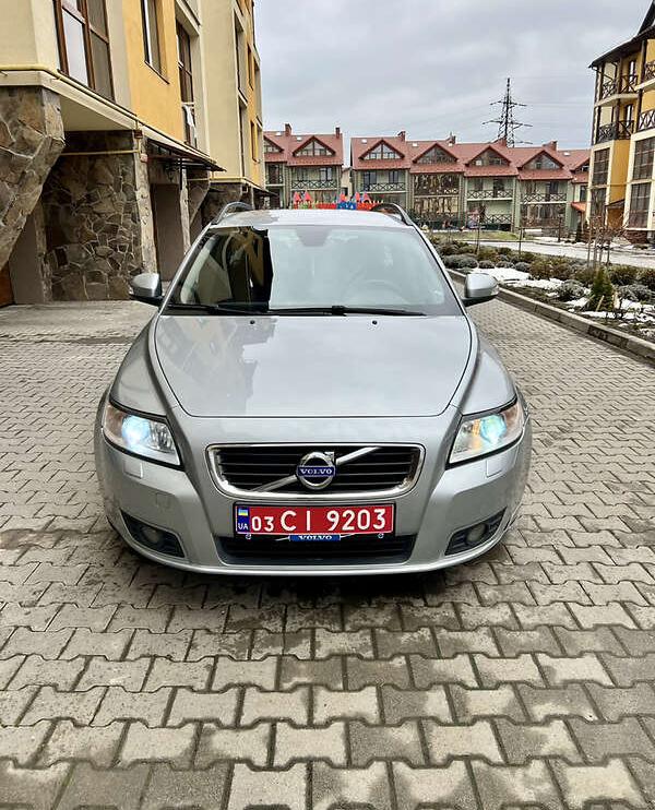 Volvo V50 D2  2011