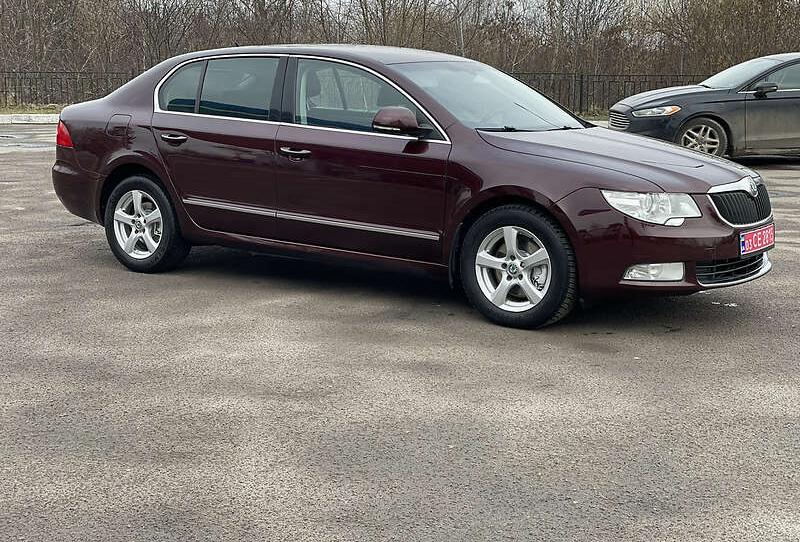 Skoda Superb 2011