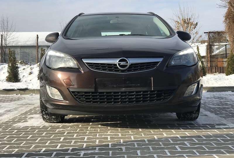 Opel Astra 2012