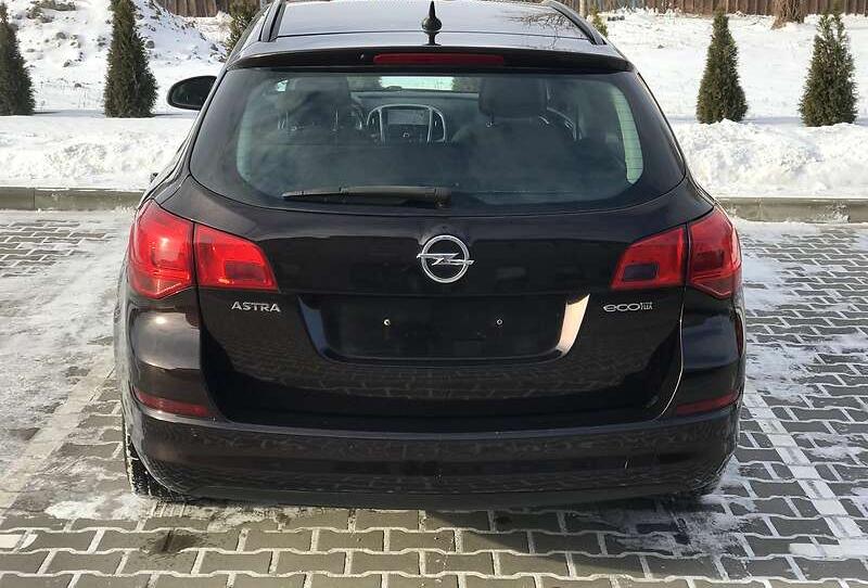 Opel Astra 2012